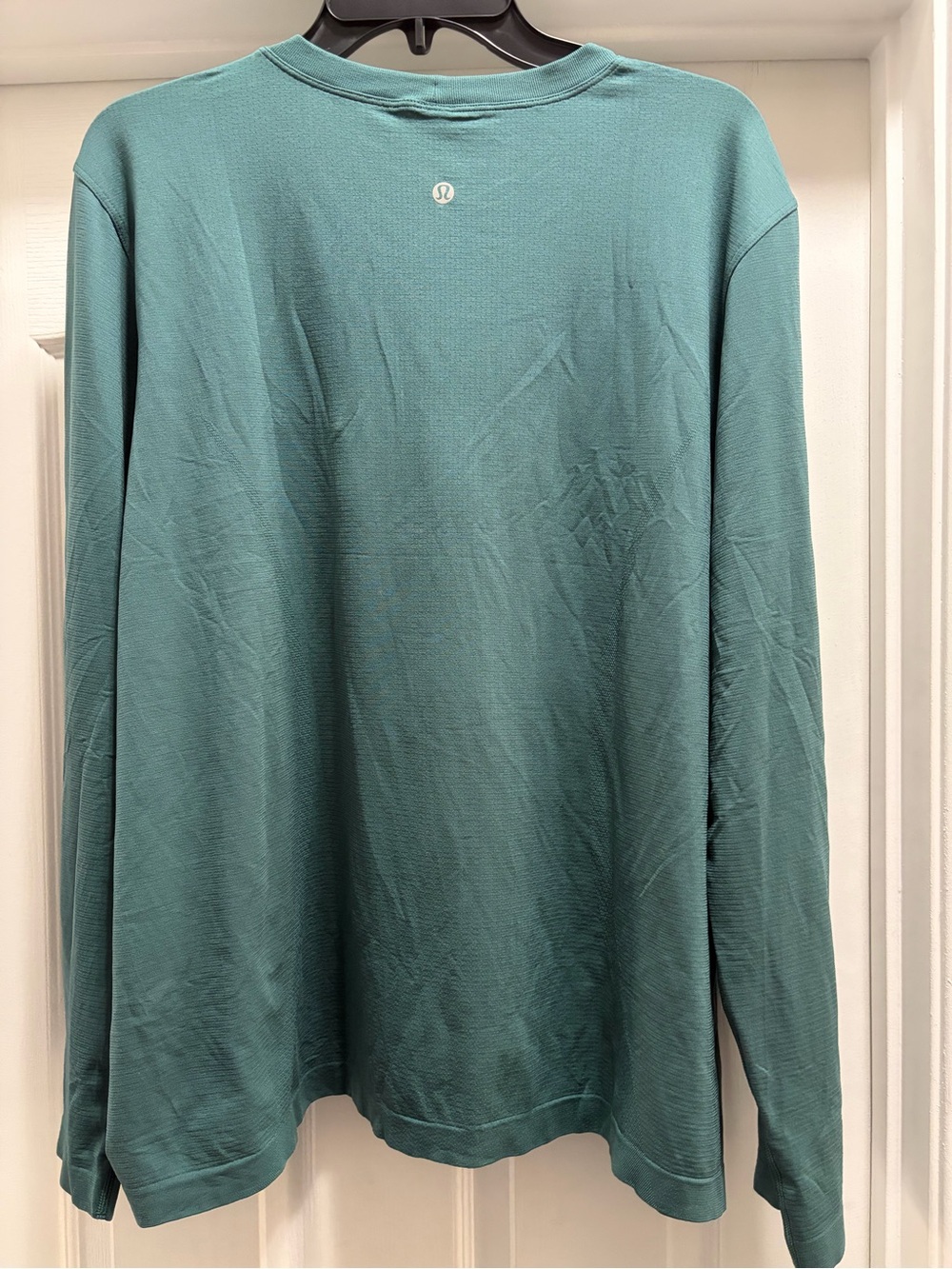 Lululemon Swiftly Relaxed Fit Deep Marina LongSleeve Crewneck Top - Picture 2 of 5